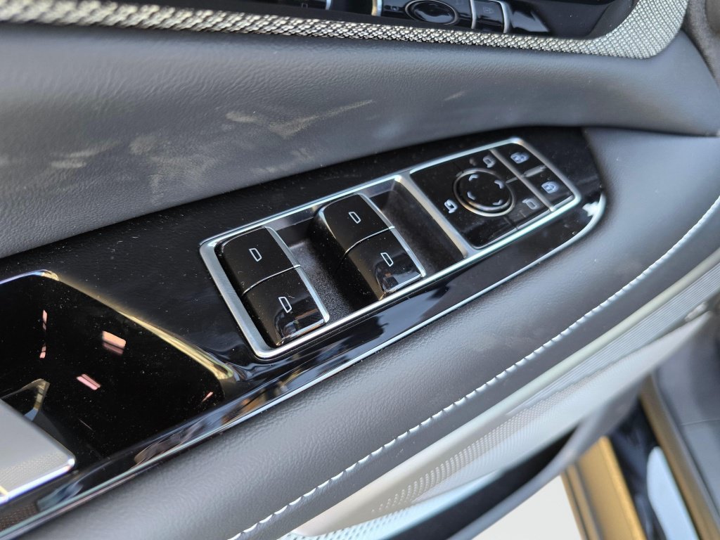 New 2026 Cadillac Optiq Luxury 2 AWD/4WD image 39