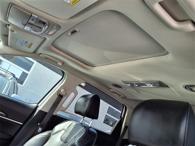Used 2025 Kia Telluride S image 15