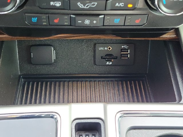 Used 2015 Ford F150 Lariat RWD image 26