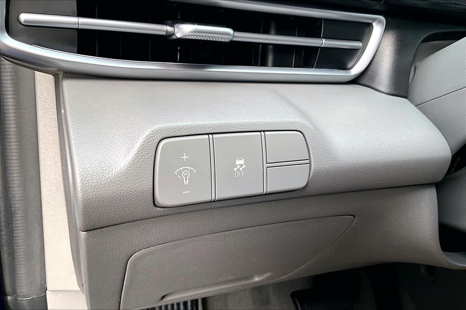 Certified 2024 Hyundai Elantra SEL FWD image 31