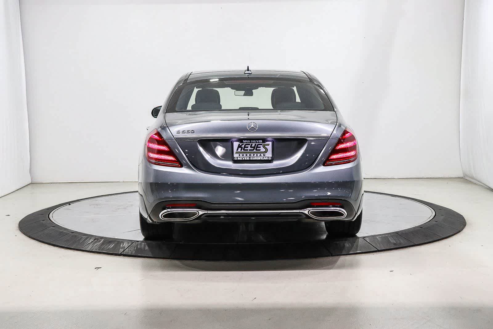 Used 2018 Mercedes-Benz S 560 Sedan image 3