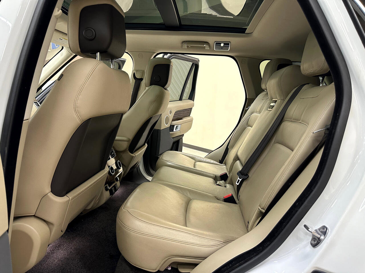 Used 2019 Land Rover Range Rover image 33