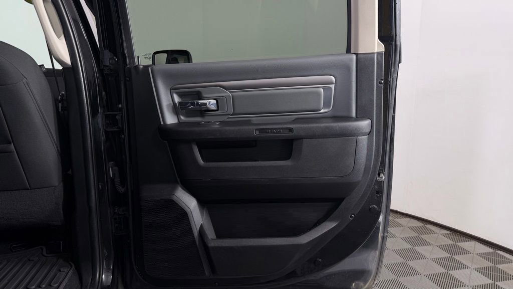 Used 2023 RAM 1500 Classic SLT w/ Electronics Convenience Group AWD/4WD image 28