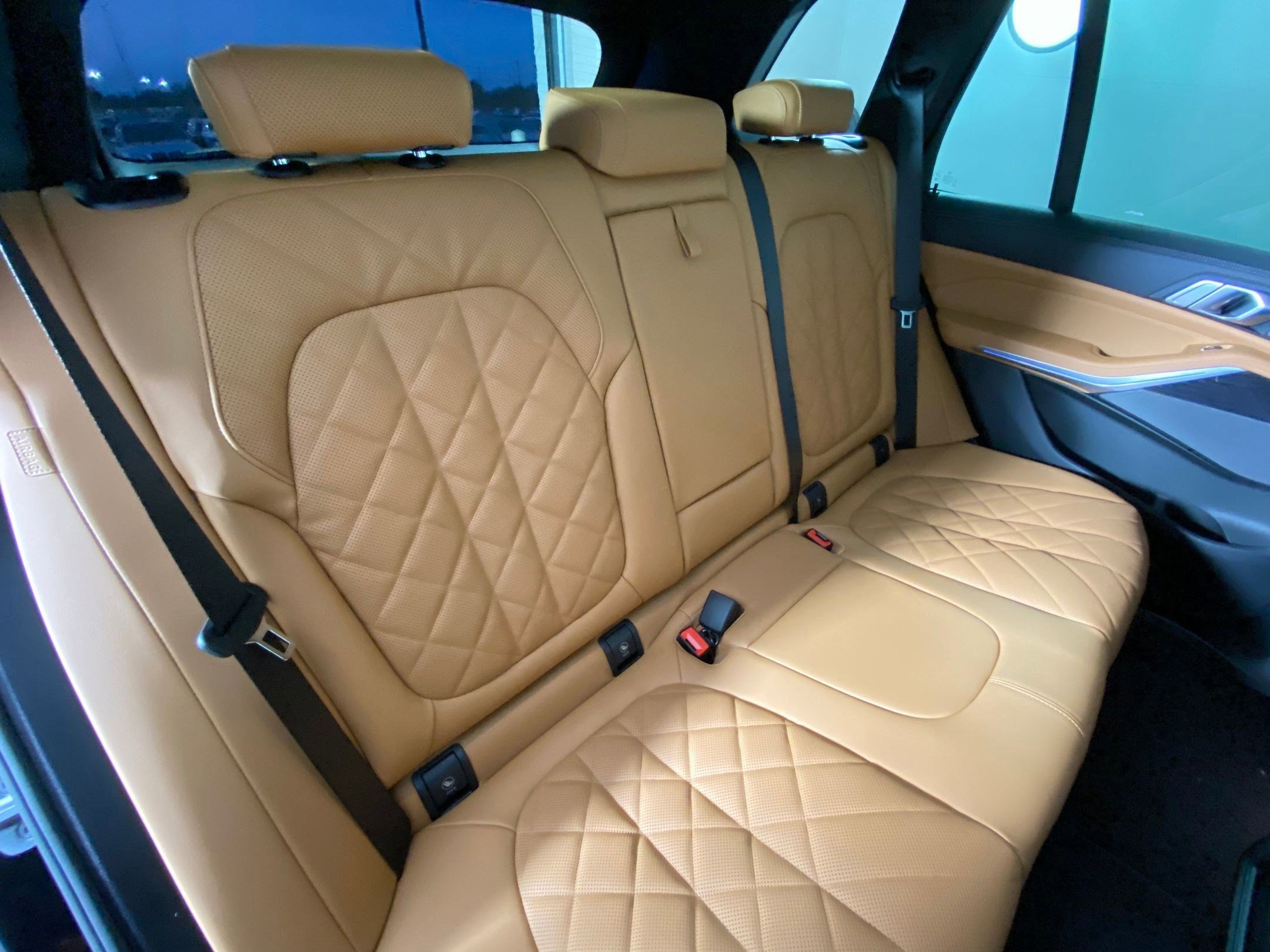 Used 2026 BMW X5 xDrive50e w/ M Sport Package image 32