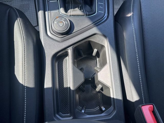 Used 2024 Volkswagen Tiguan SE R-Line AWD/4WD image 21