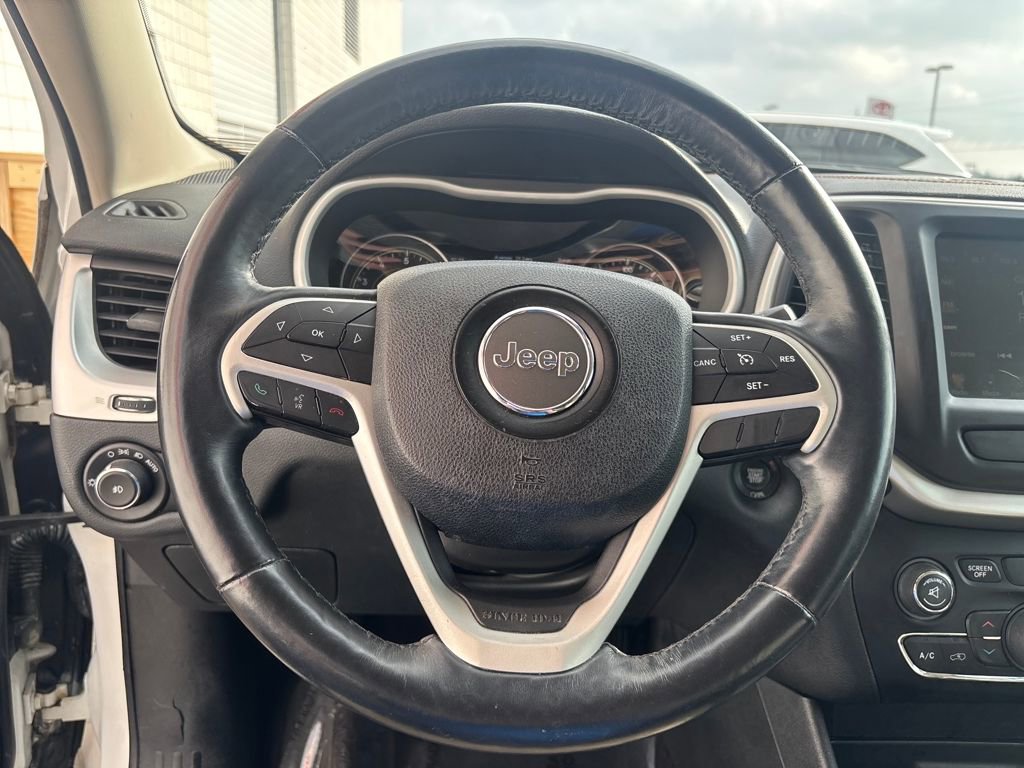 Used 2016 Jeep Cherokee Limited image 19