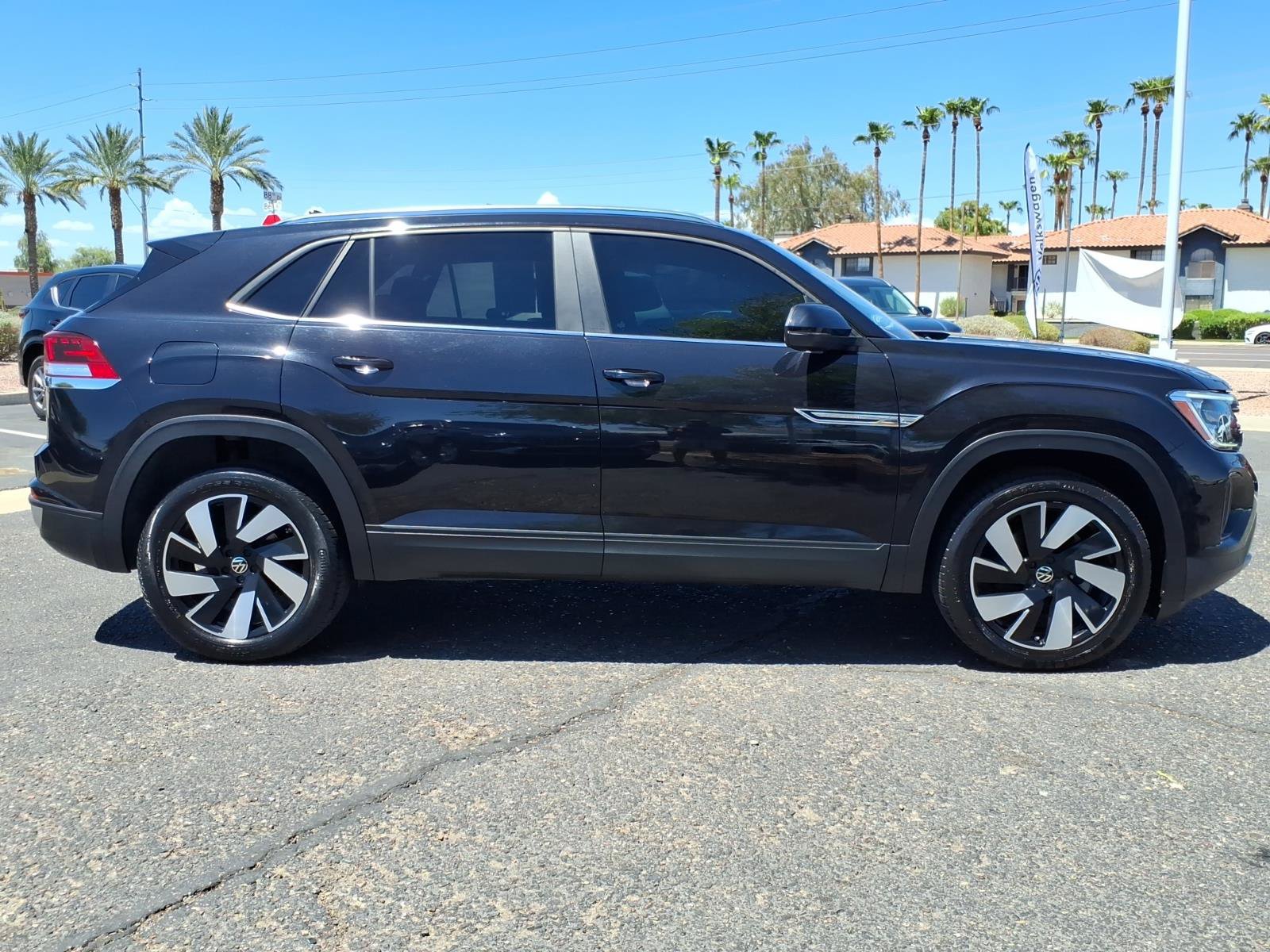 Certified 2024 Volkswagen Atlas Cross Sport SE AWD/4WD image 8