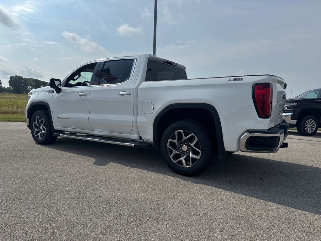 Used 2023 GMC Sierra 1500 SLT w/ SLT Premium Package image 3