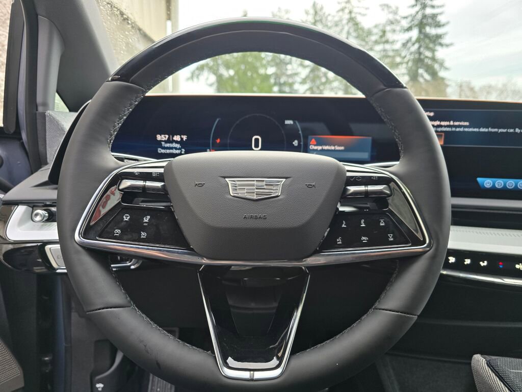 New 2026 Cadillac Optiq Luxury 2 image 19