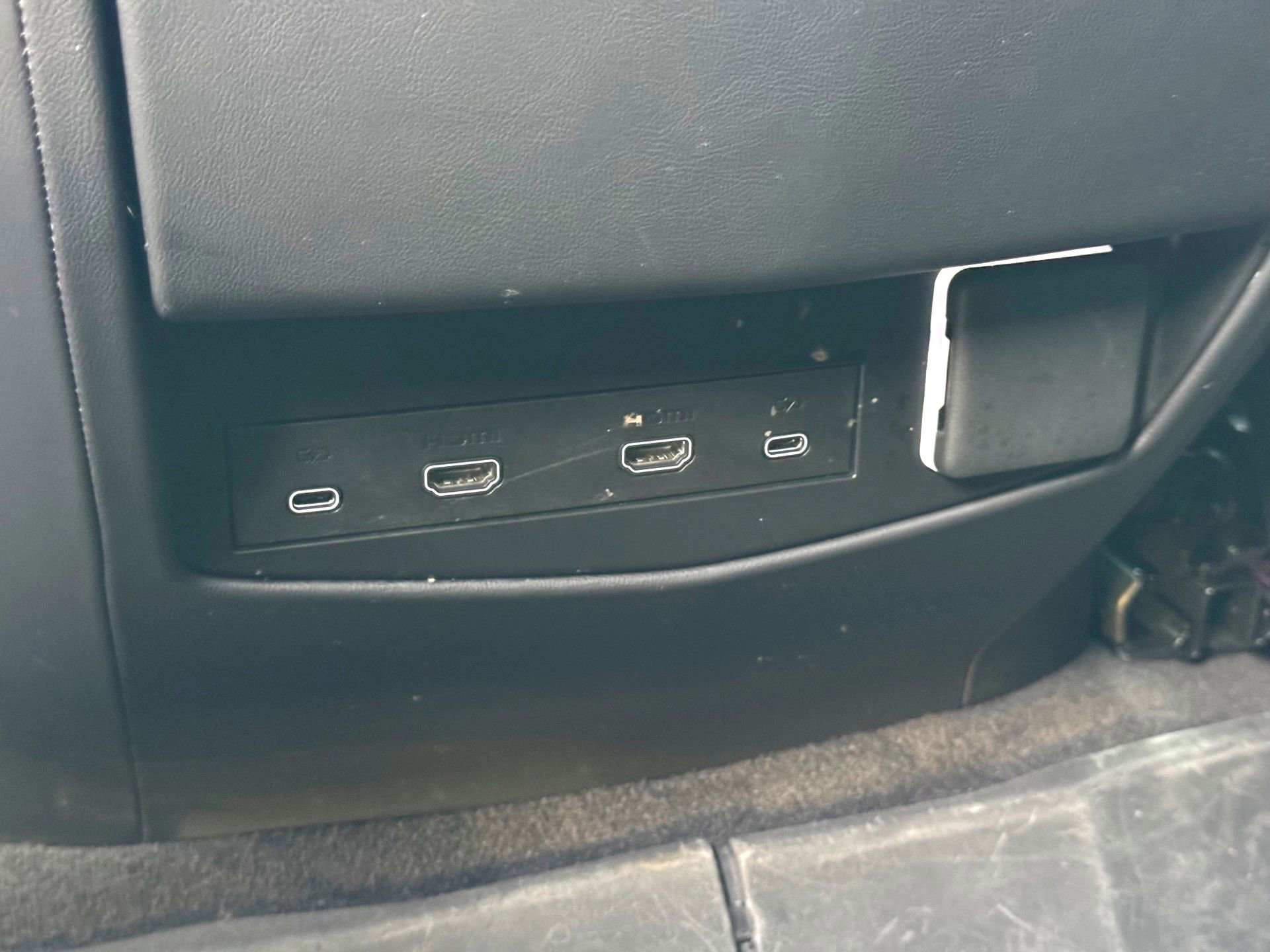 Used 2025 Cadillac Escalade Sport w/ Touring Package image 27