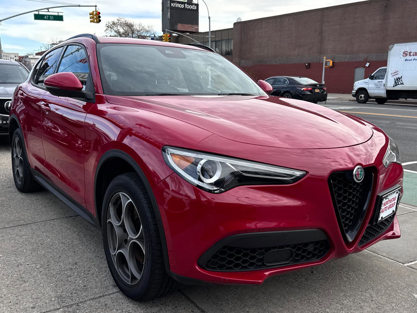 Used 2022 Alfa Romeo Stelvio Sprint image 3
