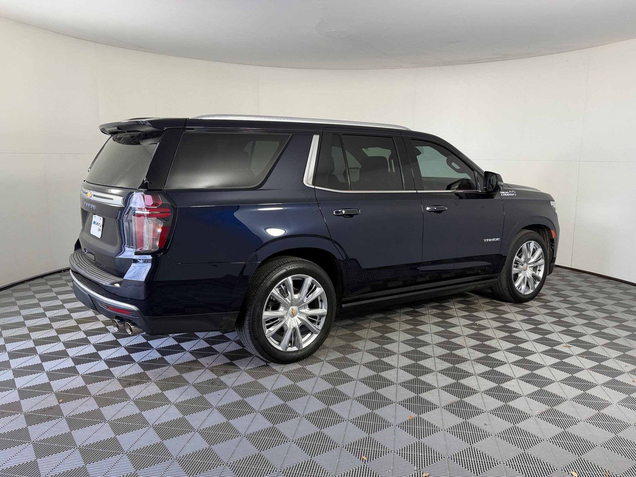 Used 2023 Chevrolet Tahoe High Country RWD image 9
