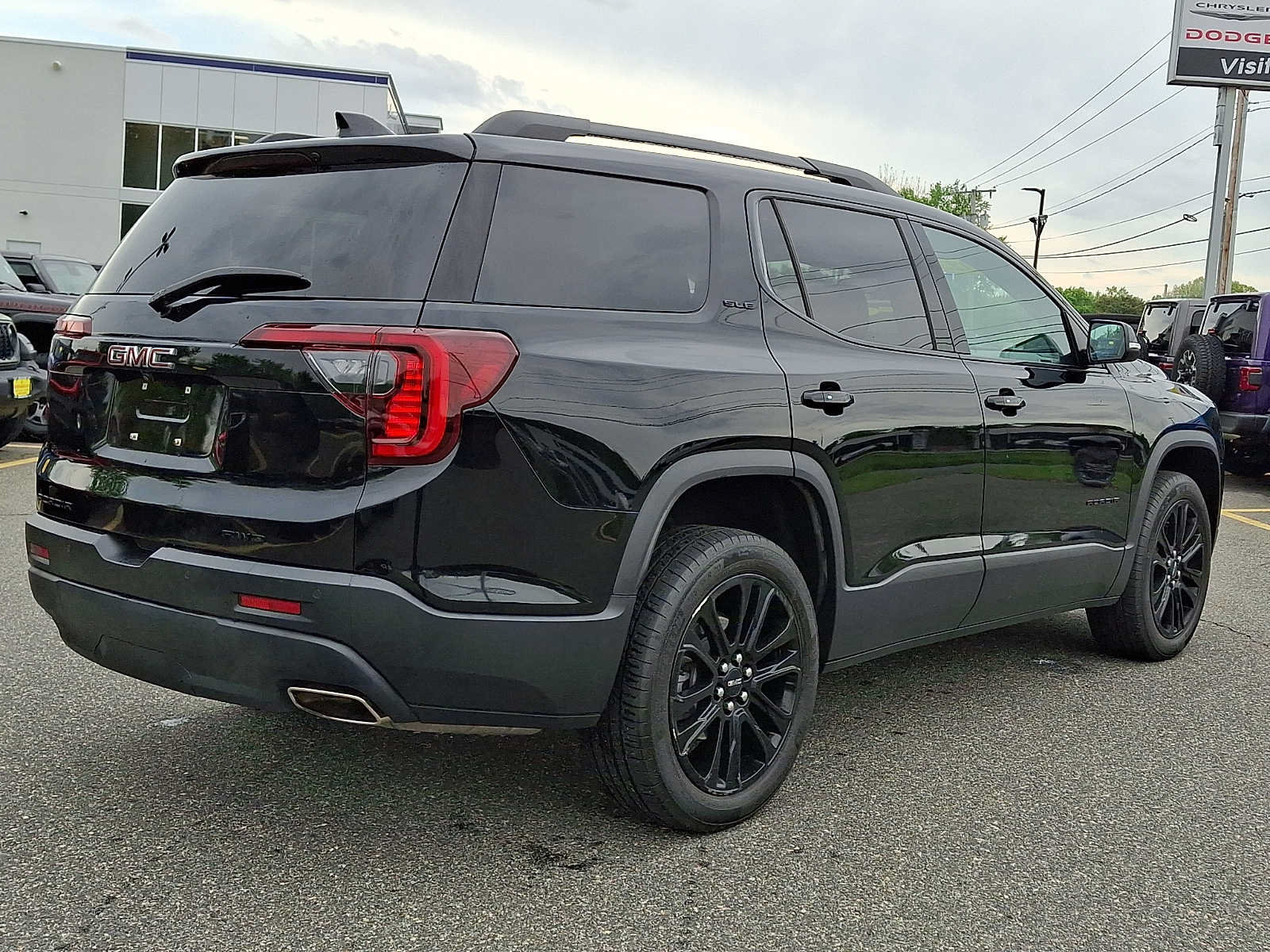 Used 2023 GMC Acadia SLE w/ Driver Convenience Package AWD/4WD image 6