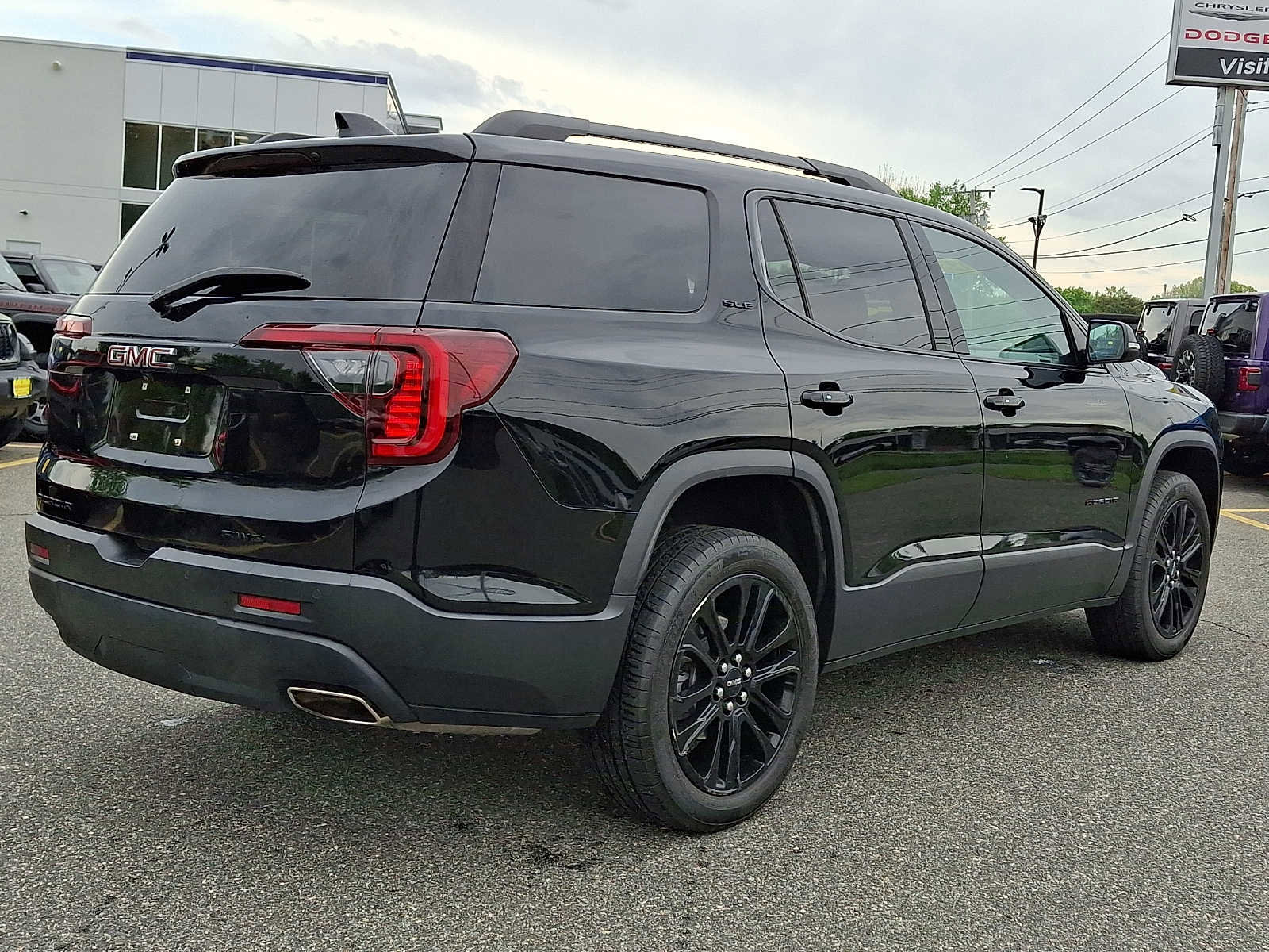 Used 2023 GMC Acadia SLE w/ Driver Convenience Package AWD/4WD image 6