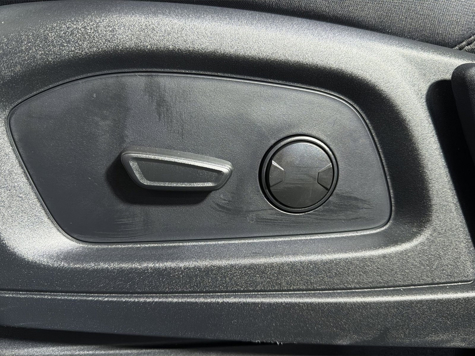 Used 2026 Ford Explorer Active AWD/4WD image 30