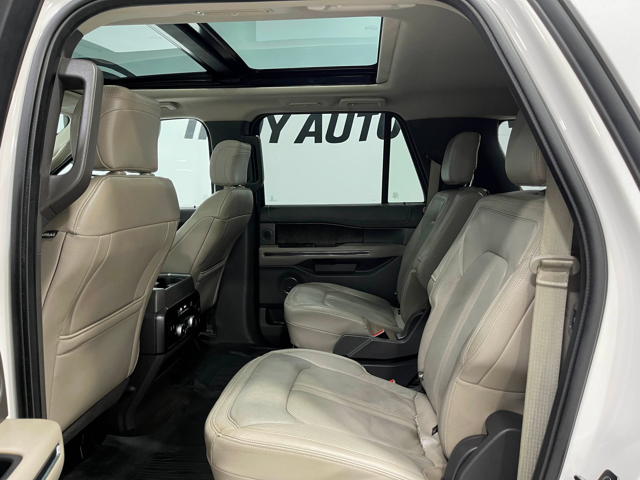 Used 2018 Ford Expedition Max Limited w/ Equipment Group 301A AWD/4WD image 29