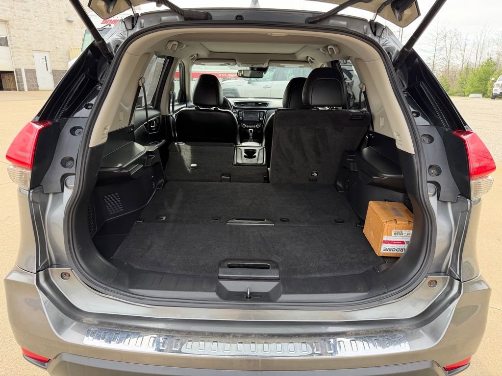 Used 2017 Nissan Rogue SL w/ SL Premium Package image 30