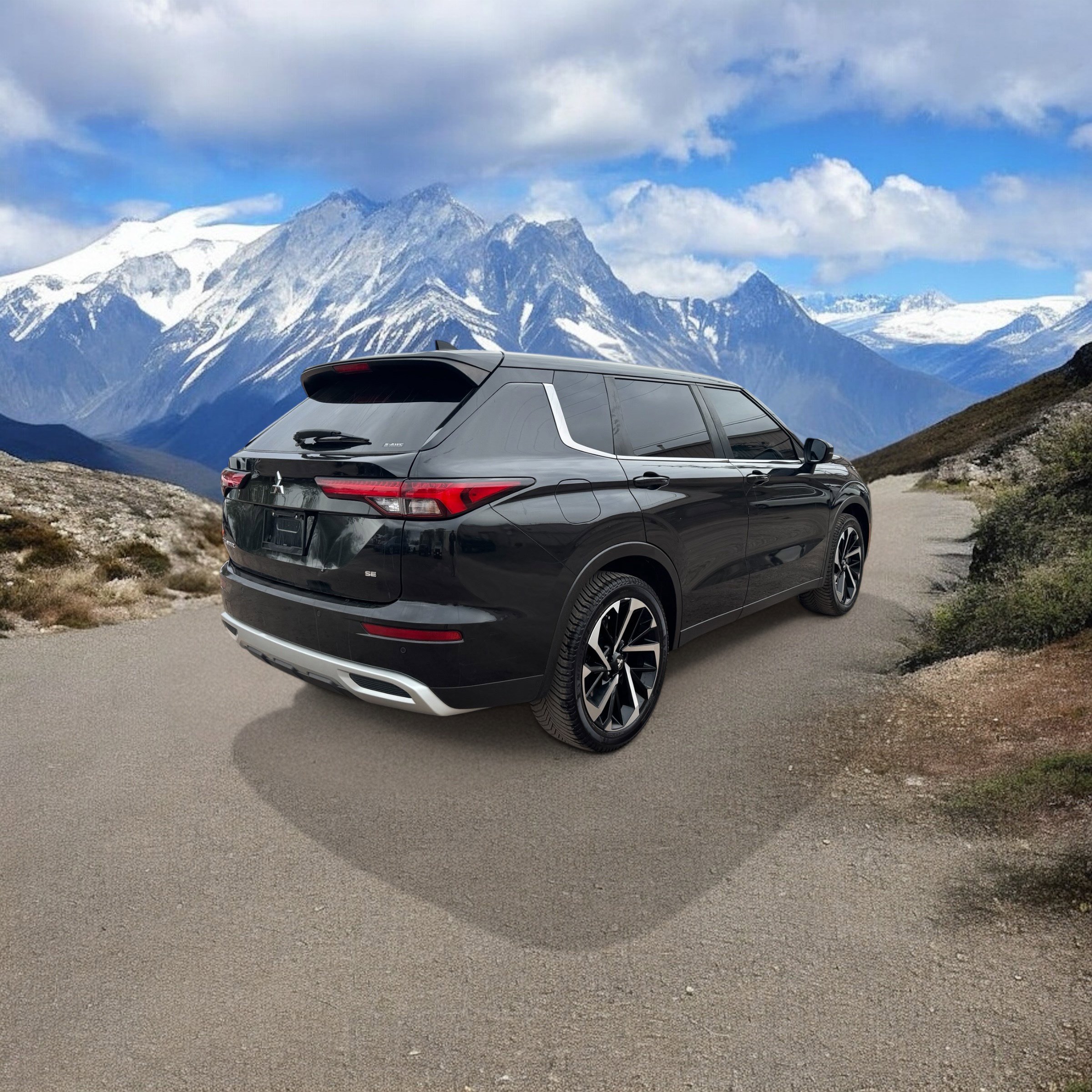 Used 2023 Mitsubishi Outlander SE AWD/4WD image 5