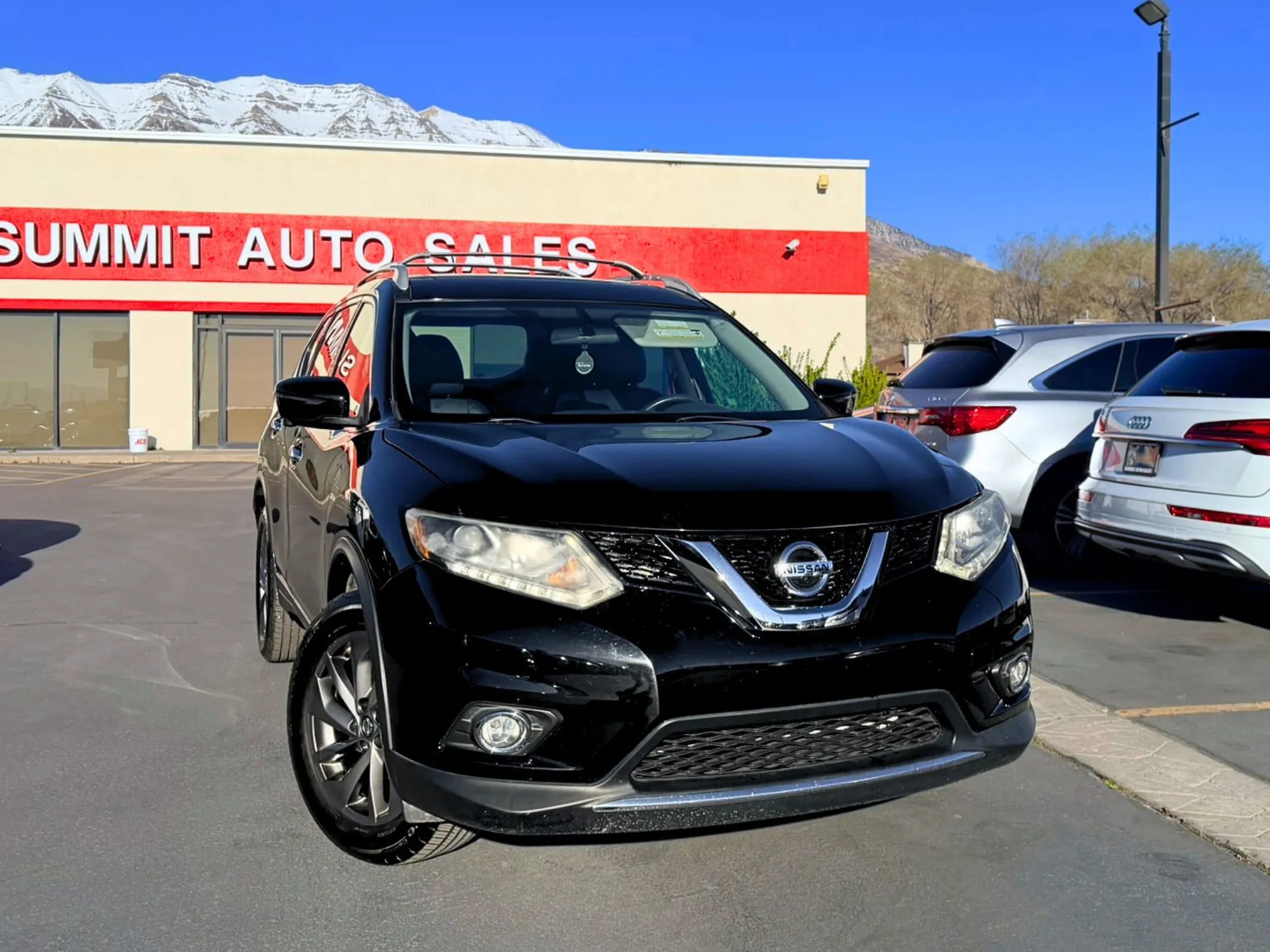 Used 2016 Nissan Rogue SL w/ SL Premium Package image 2