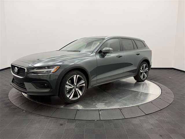 New 2026 Volvo V60 B5 Cross Country Plus w/ Protection Package Premier image 4