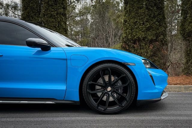 Used 2022 Porsche Taycan 4 Cross Turismo image 12