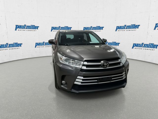Used 2017 Toyota Highlander XLE image 3