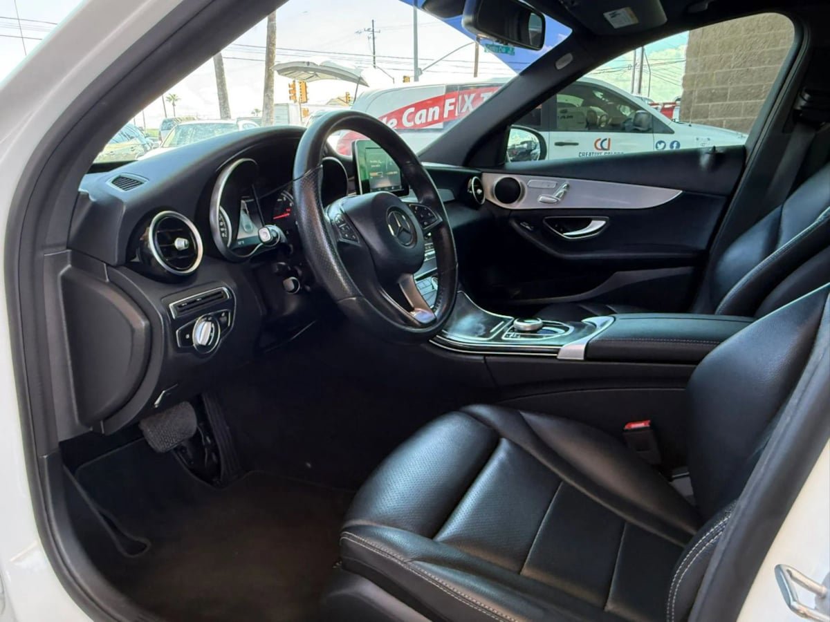 Used 2018 Mercedes-Benz C 300 Sedan w/ Premium Package image 38