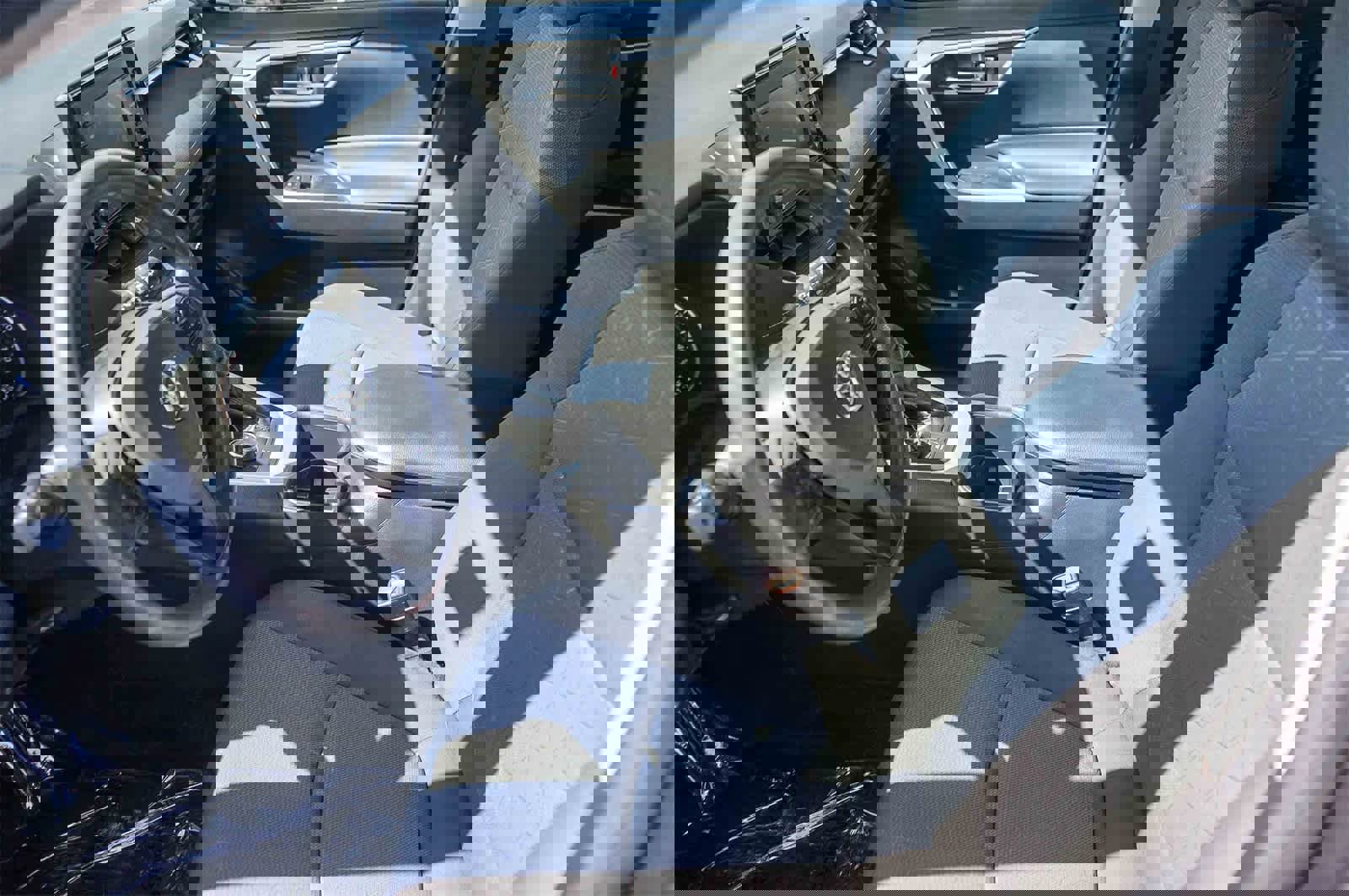 Used 2022 Toyota RAV4 XLE w/ Convenience Package image 17