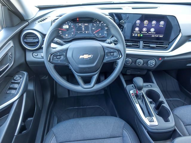 New 2026 Chevrolet Trax LS w/ LS Convenience Package FWD image 16