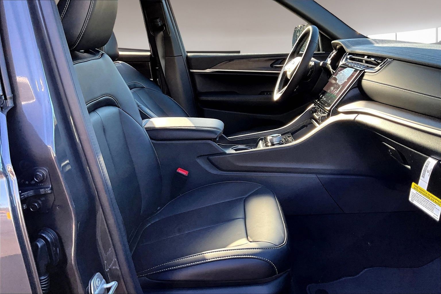 New 2025 Jeep Grand Cherokee L Limited w/ Black Appearance Package image 27