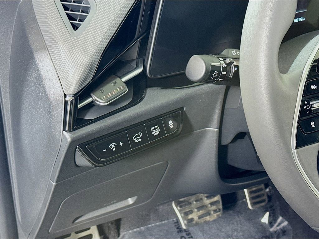 Used 2025 Kia Niro SX Touring FWD image 10