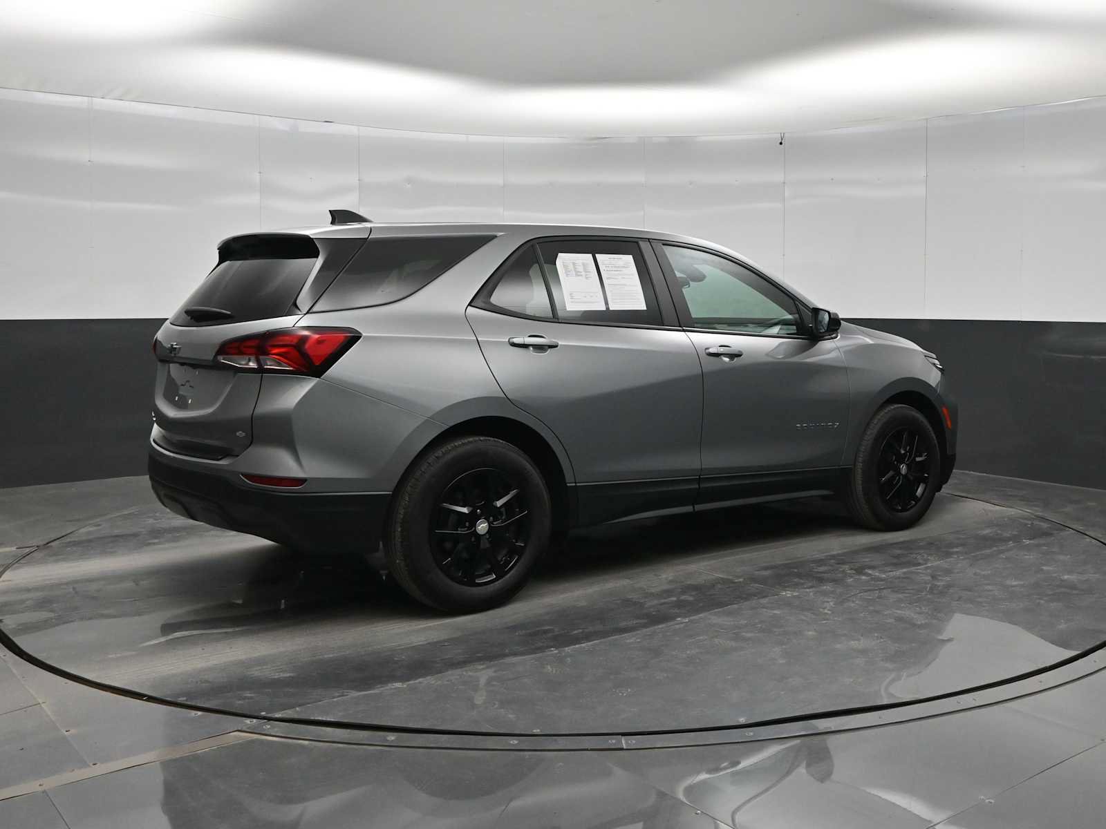 Used 2023 Chevrolet Equinox LS w/ LS Convenience Package FWD image 8