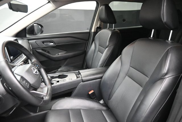 Used 2026 Nissan Rogue Dark Armor FWD image 17