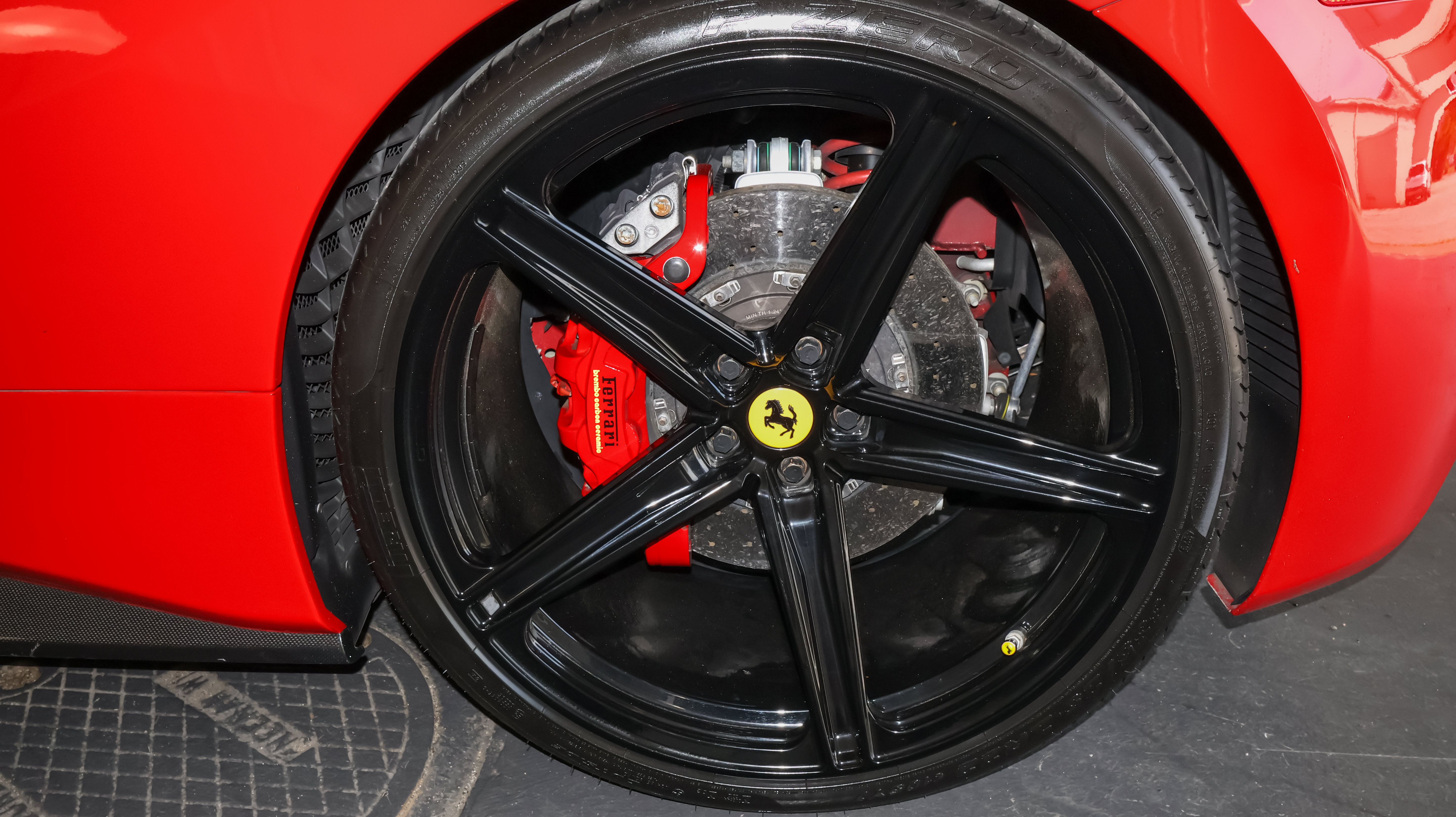 Used 2019 Ferrari 488 Spider RWD image 41