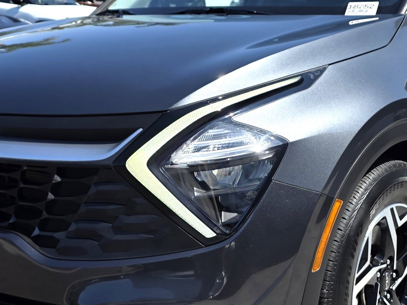 Used 2023 Kia Sportage LX image 8