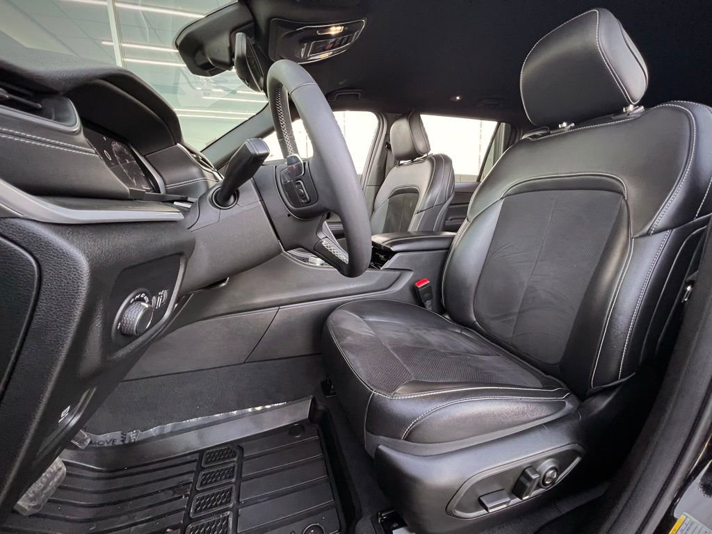 Used 2023 Jeep Grand Cherokee L Laredo image 17