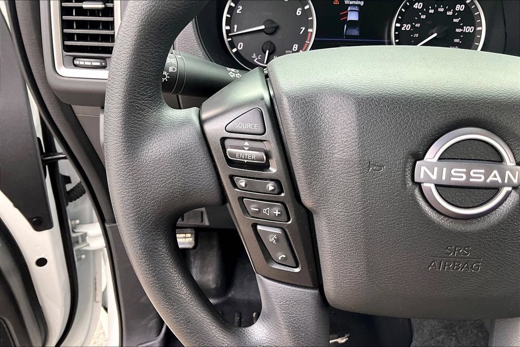 Used 2024 Nissan Frontier SV RWD image 12