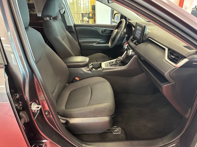 Certified 2021 Toyota RAV4 LE AWD/4WD image 16