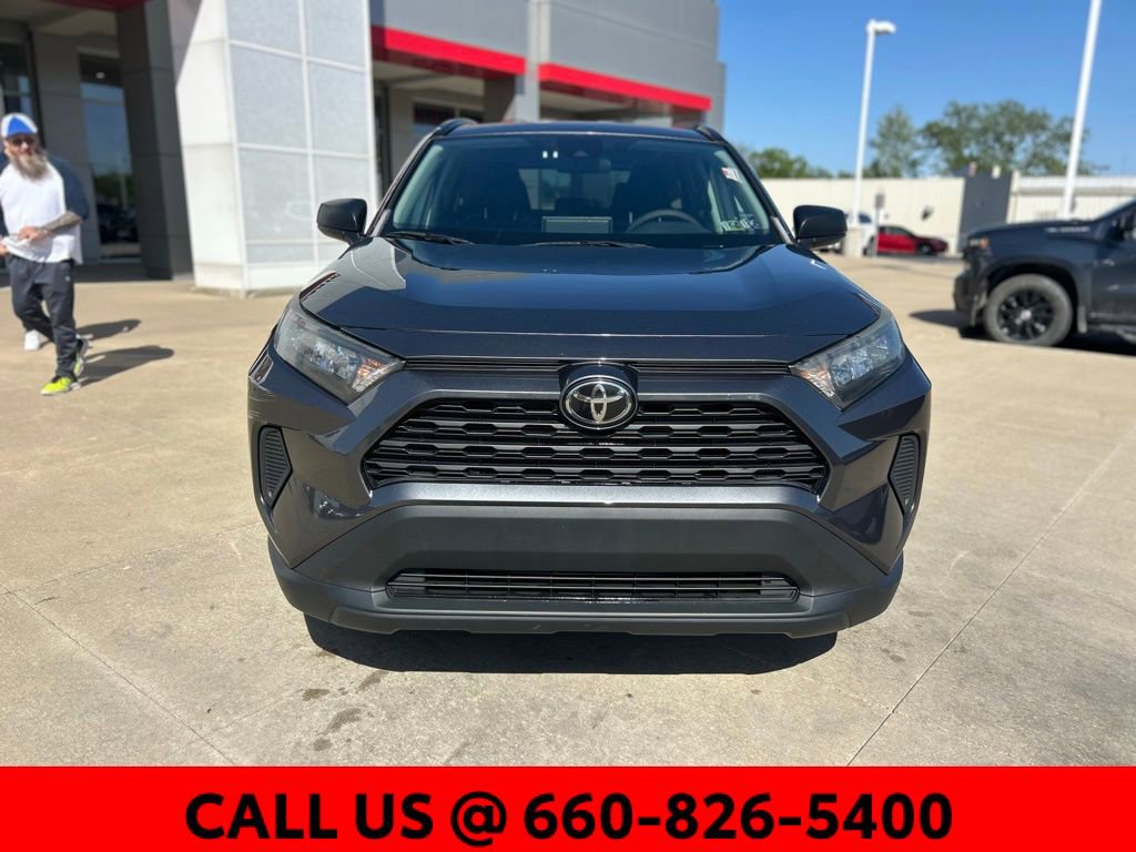 Used 2020 Toyota RAV4 LE FWD image 3
