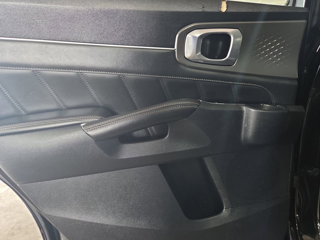 Used 2022 Kia Sorento SX image 39