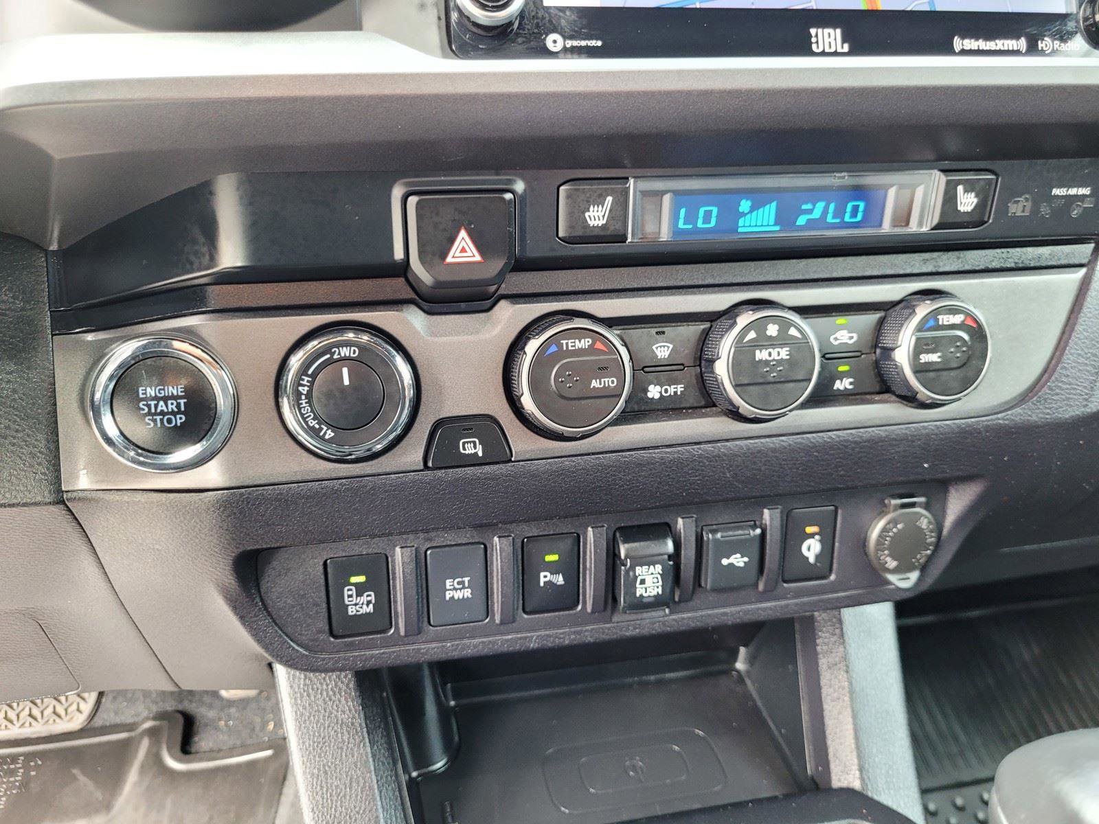 Used 2021 Toyota Tacoma TRD Off-Road w/ TRD Premium Off Road Package AWD/4WD image 27