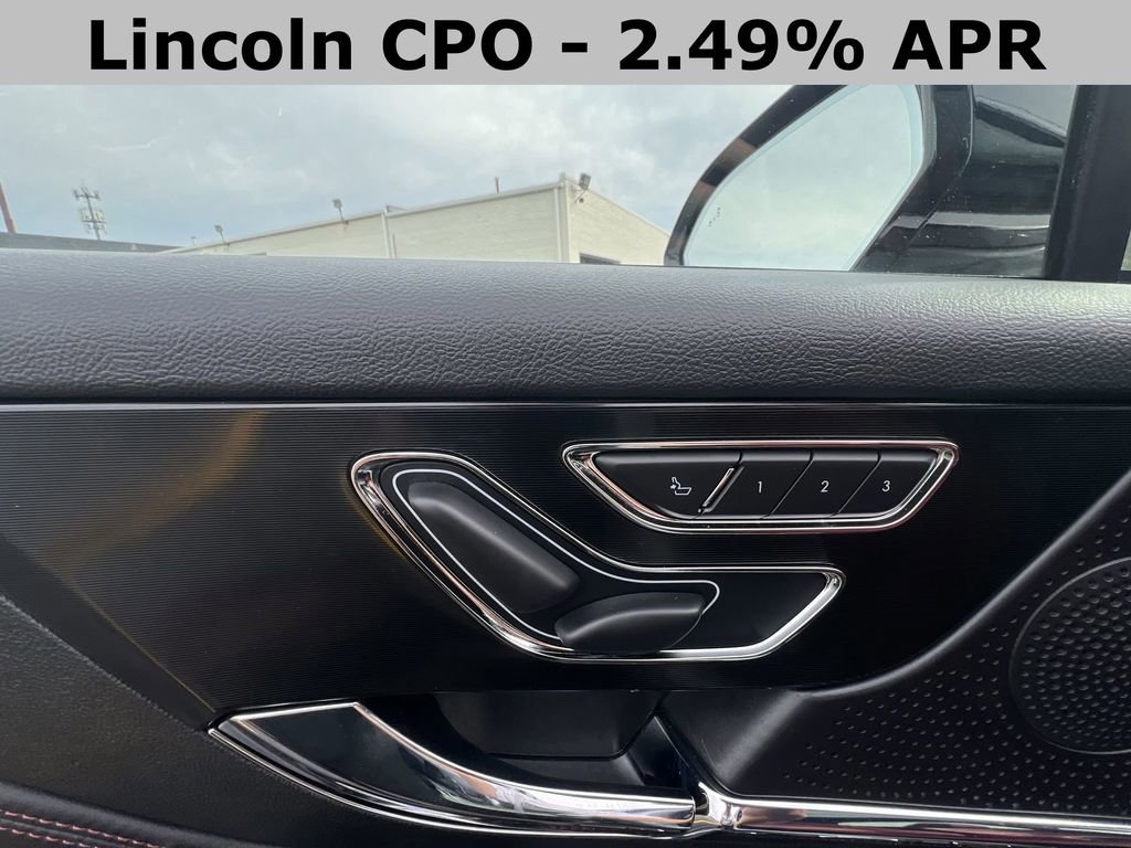 Used 2025 Lincoln Corsair Reserve w/ Rear Removable Package Tray image 20