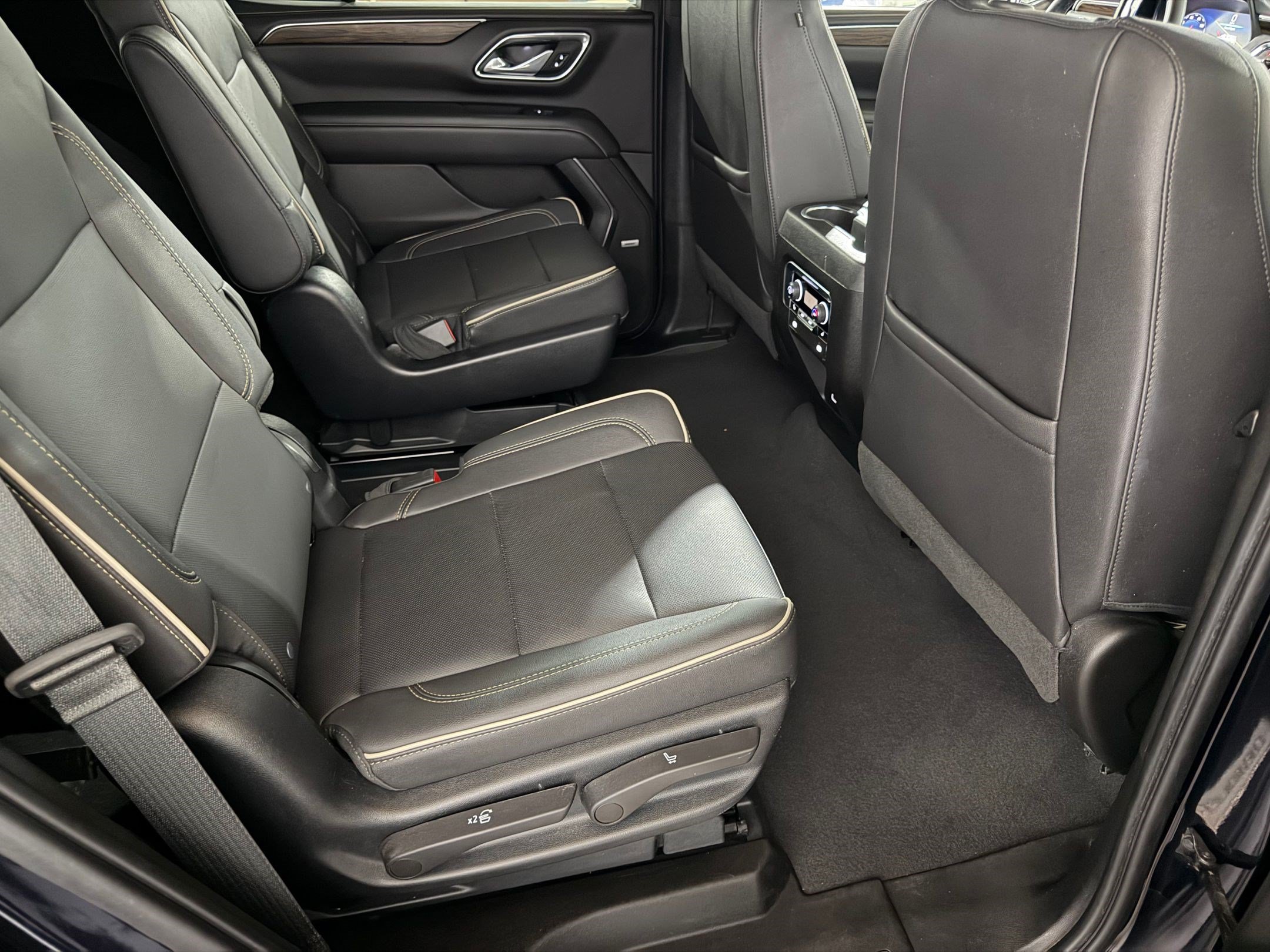 Used 2023 Chevrolet Tahoe Premier AWD/4WD image 44