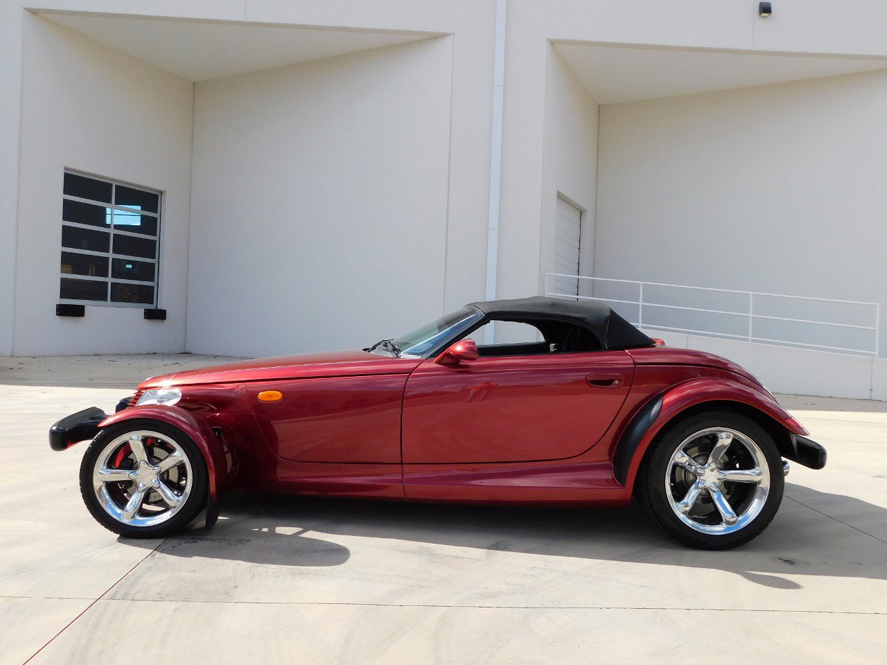 Used 2002 Chrysler Prowler image 27