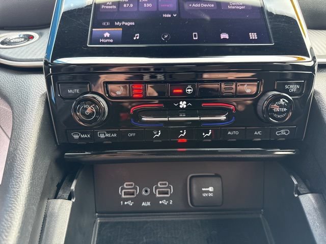 Used 2025 Jeep Grand Cherokee Altitude AWD/4WD image 27