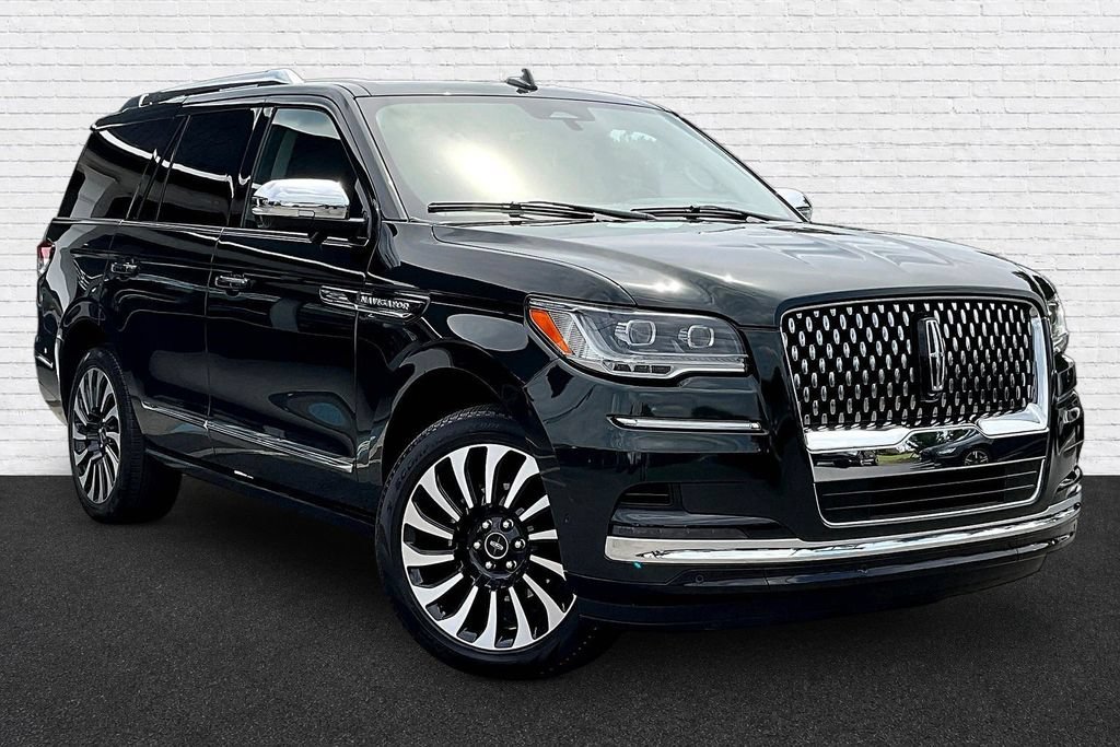 Used 2022 Lincoln Navigator Black Label AWD/4WD image 3