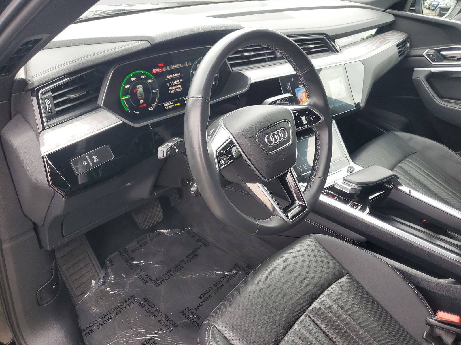 Used 2024 Audi Q8 e-tron Premium Plus w/ Premium Plus Package image 18