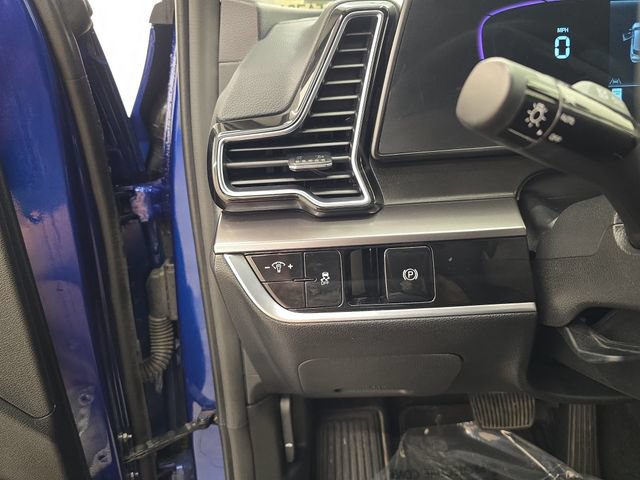 Used 2024 Kia Sportage EX FWD image 32