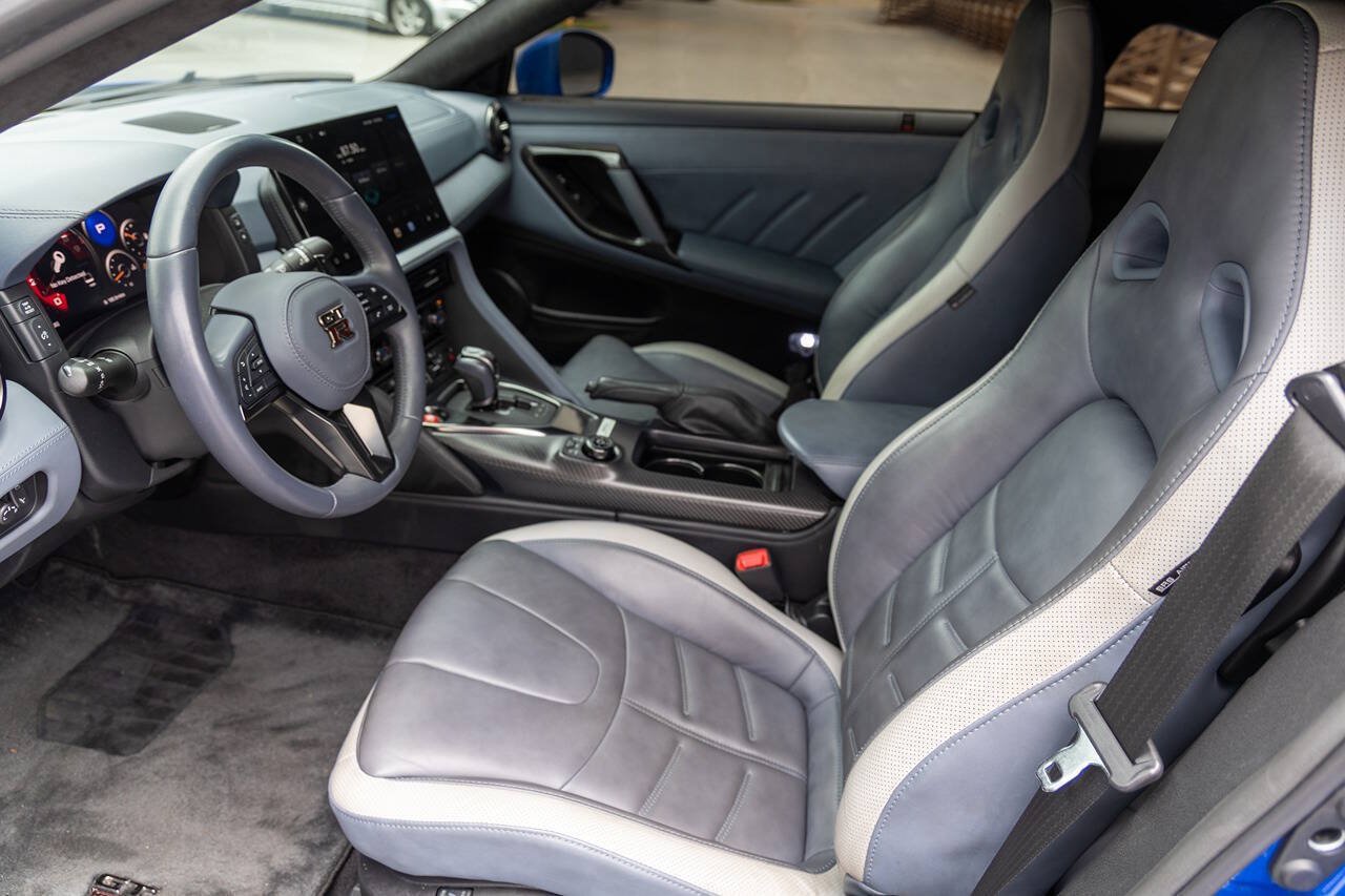 Used 2020 Nissan GT-R Premium AWD/4WD image 9