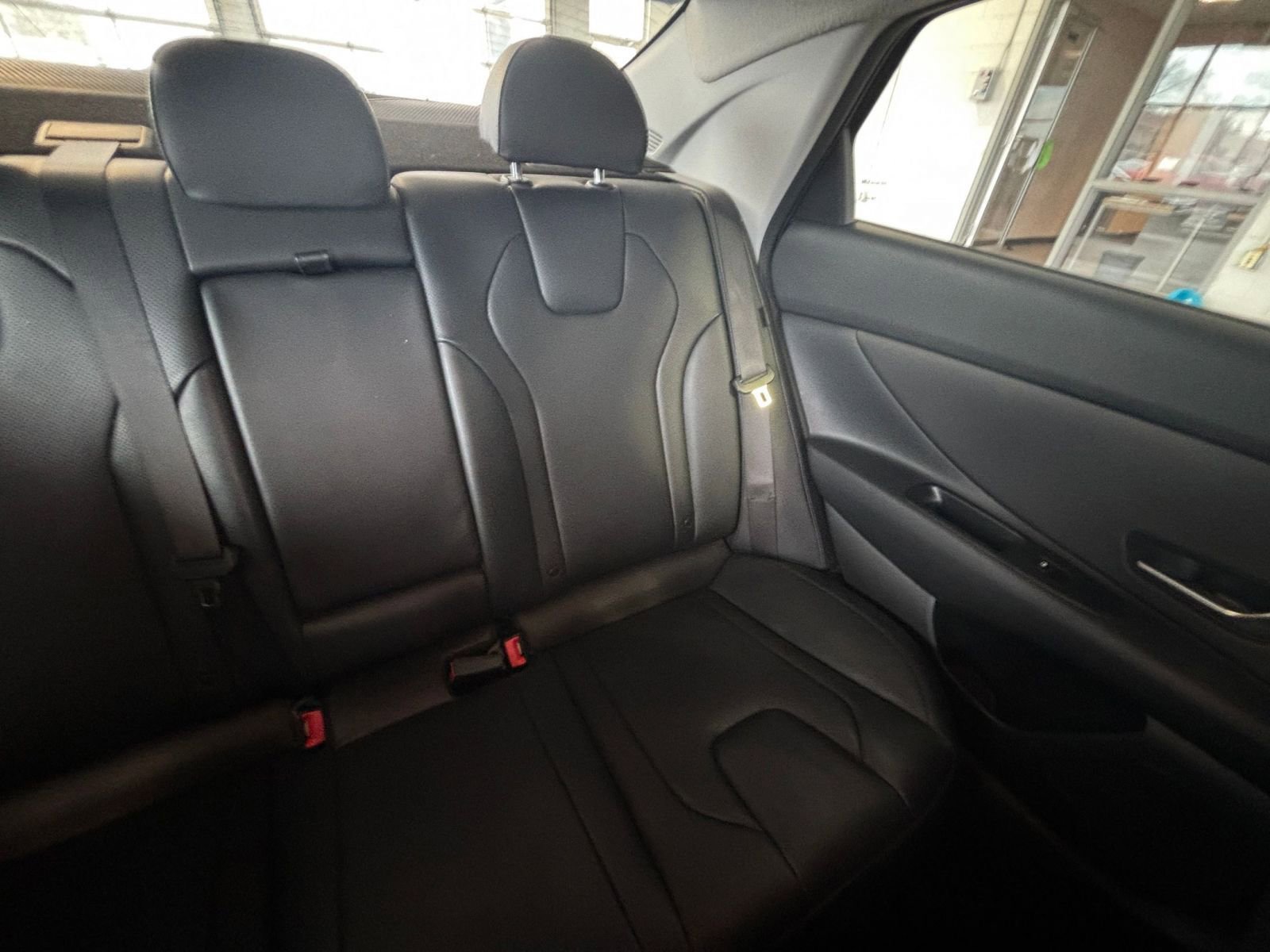 Used 2025 Hyundai Elantra Limited image 38